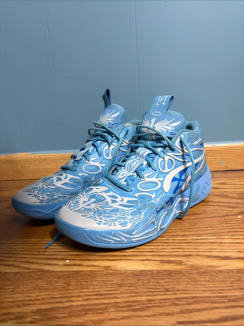 adidas Women's Sky Blue and White Patterned Sneakers